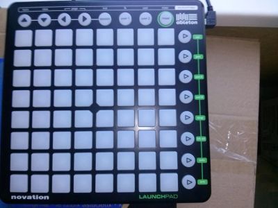 Лот: 3006085. Фото: 1. Novation Launchpad / Возможен... DJ-оборудование