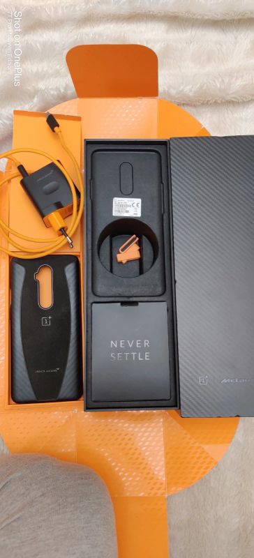 Лот: 19001442. Фото: 1. OnePlus 7T Pro McLaren Edition. Смартфоны