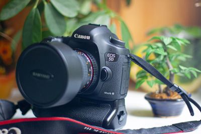 Лот: 19284687. Фото: 1. Canon EOS 5D Mark III + Samyang... Цифровые зеркальные
