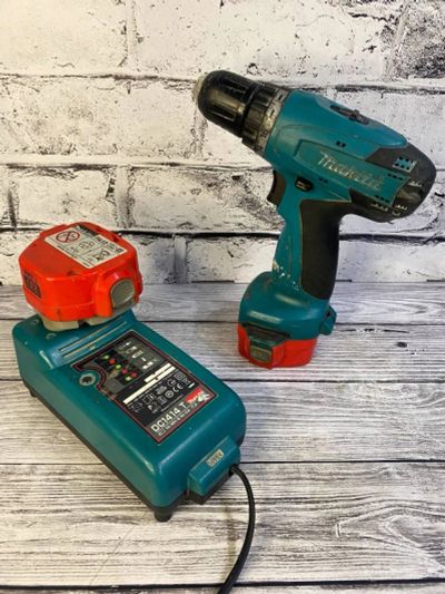Лот: 22224963. Фото: 1. Аккумуляторный шуруповерт Makita... Электроинструмент