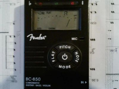 Лот: 1556614. Фото: 1. Тюнер fender BC-850. Гитарные эффекты и комбоусилители