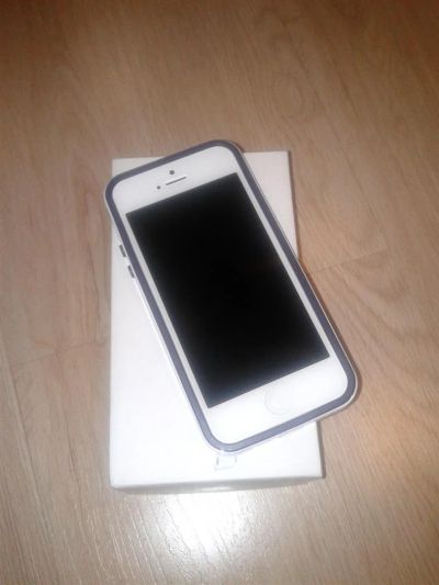 Лот: 3345694. Фото: 1. Apple iPhone 5 16Gb White. Смартфоны