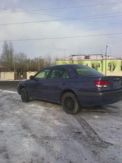 Лот: 4679677. Фото: 1. продам тойоту карину. Автомобили