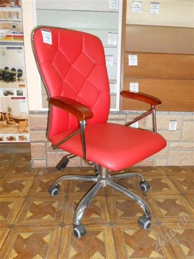 Лот: 2674593. Фото: 1. Кресло Руководителя Арт. 826 красное. Другое (офисная мебель и домашние кабинеты)