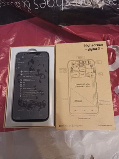 Лот: 16933743. Фото: 1. Телефон Highscreen "Alpha R". Смартфоны