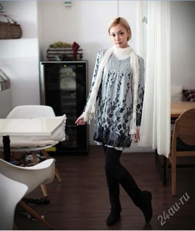 Лот: 1528085. Фото: 1. Серое платье с узором. Платья
