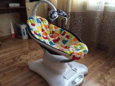 Лот: 3921080. Фото: 1. Кресло качалка 4moms mamaRoo. Ходунки, прыгунки, качели