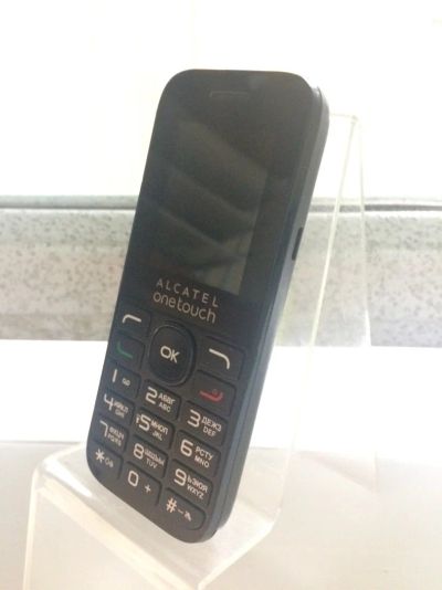 Лот: 9289993. Фото: 1. Мобильный телефон Alcatel One... Кнопочные мобильные телефоны
