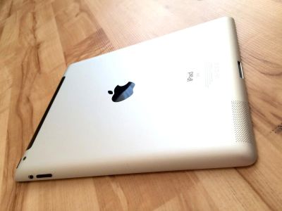 Лот: 5191018. Фото: 1. iPad 2 32gb + 3G хорошее состояние... Планшеты