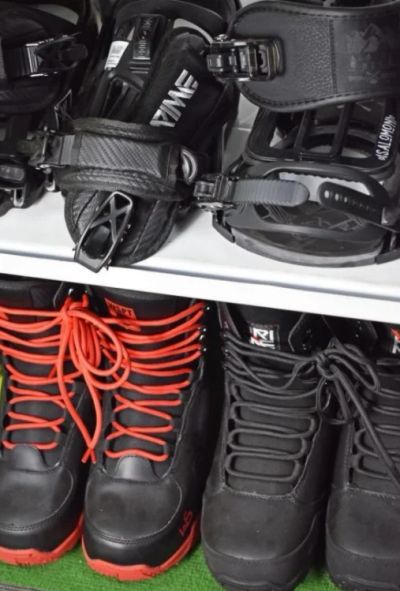 Лот: 16957212. Фото: 1. Ботинки сноубордические красные... Ботинки