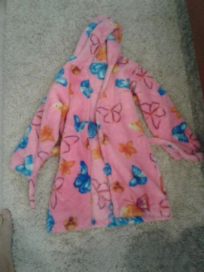Лот: 9454683. Фото: 1. халат для девочки. Другое (одежда и аксессуары)