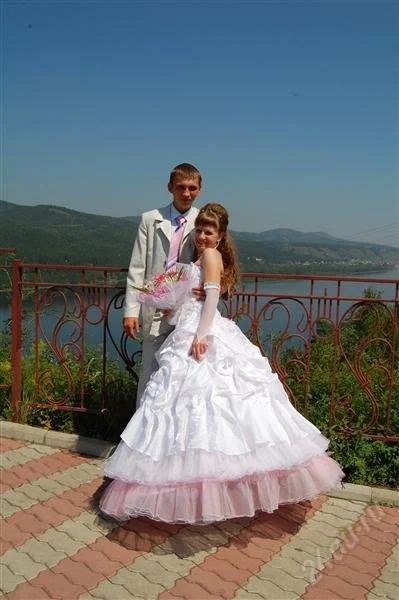 Лот: 1100829. Фото: 1. свадебное платье р40-42-44.=подарок. Другое (свадебная мода)
