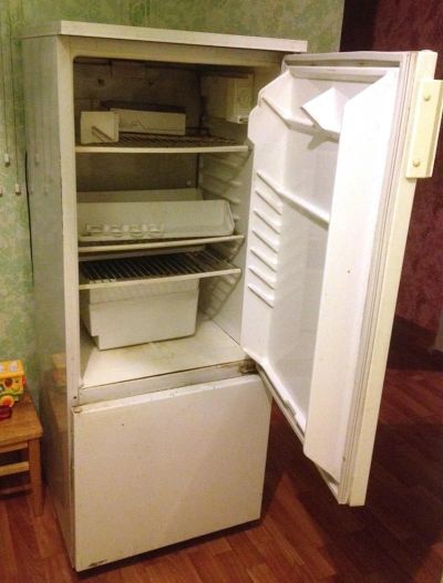Лот: 3625209. Фото: 1. Холодильник Бирюса 2 камерный. Холодильники, морозильные камеры