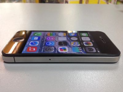 Лот: 7019286. Фото: 1. iphone 4 black 8. Смартфоны