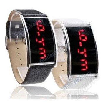 Лот: 2270031. Фото: 1. LED часы на кожаном чёрном ремешке. Оригинальные наручные часы
