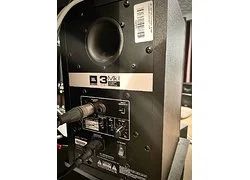 Лот: 18352057. Фото: 1. JBL 305P MkII (пара). Активные акустические системы