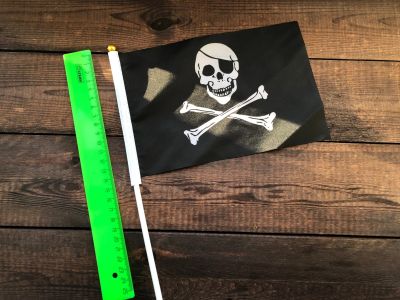 Лот: 9625517. Фото: 1. Флаг пиратский 21на 14 см. Флаги, гербы