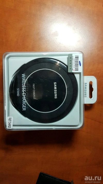 Лот: 10822441. Фото: 1. Беспроводная зарядка Samsung EP-NG930. Зарядные устройства, блоки питания, адаптеры сетевые для смартфонов