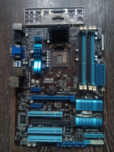 Лот: 19614064. Фото: 1. Asus P8H67-V. Материнские платы