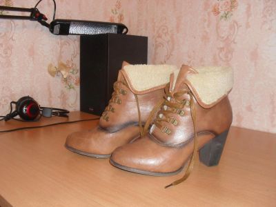 Лот: 4715665. Фото: 1. Ботинки р.40. Ботинки, полуботинки