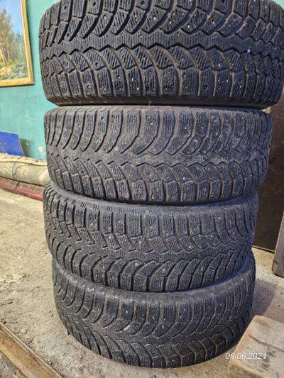 Лот: 22938380. Фото: 1. Комплект Bridgstone 215/65/16. Шины