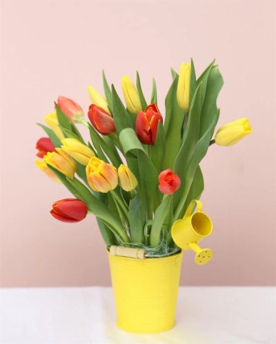 Лот: 3807375. Фото: 1. Яркая композиция из тюльпанов... Красноярск