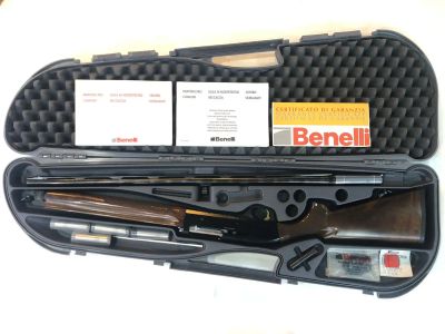 Лот: 20575402. Фото: 1. Ружье полуавтоматическое Benelli... Охотничье оружие