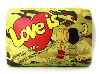Лот: 5022742. Фото: 1. Подушка Love is Защитник. Другое (спортивные товары)