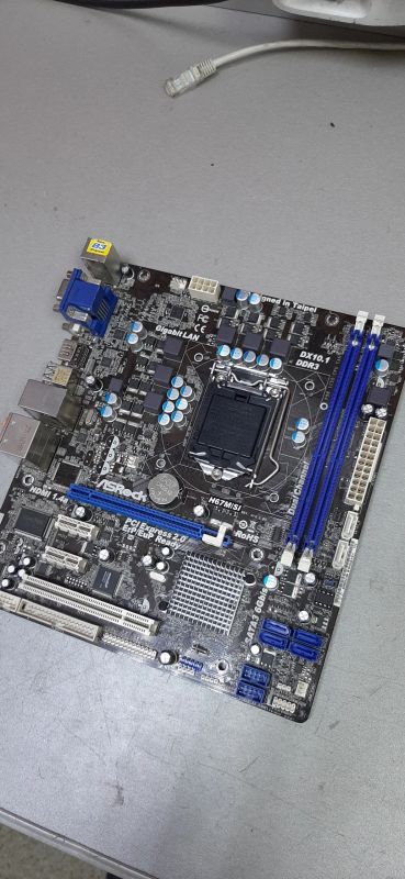 Лот: 15657251. Фото: 1. Материнская плата ASRock H67M... Материнские платы