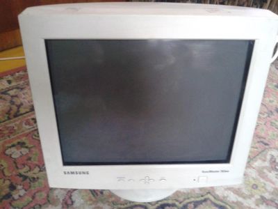 Лот: 9783809. Фото: 1. Монитор. ЭЛТ-мониторы