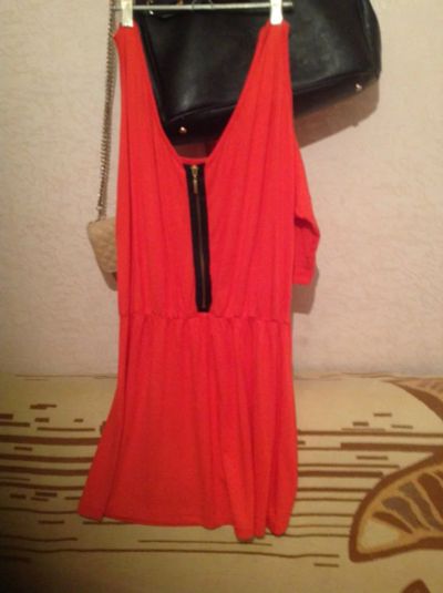 Лот: 4223313. Фото: 1. Красное платье. Платья