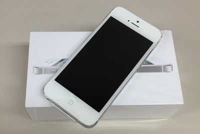 Лот: 3287785. Фото: 1. Iphone 5 белый 16gb в отличном... Смартфоны
