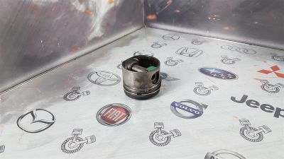 Лот: 23589703. Фото: 1. Поршень Opel Astra X17DTL 90510829. Двигатель и элементы двигателя