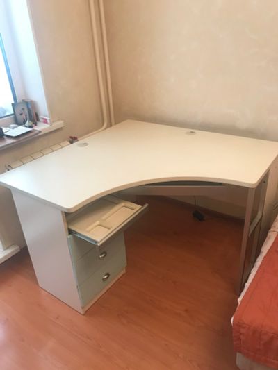 Лот: 11765777. Фото: 1. Стол. Компьютерные и письменные столы