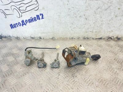 Лот: 25624660. Фото: 1. замок зажигания (комплект замков... Двигатель и элементы двигателя