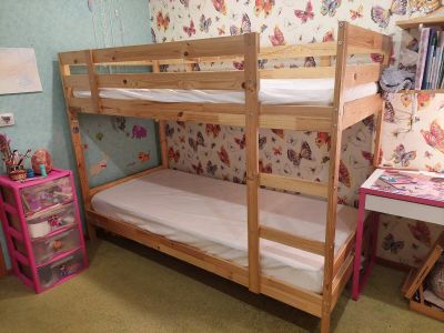 Лот: 18924839. Фото: 1. Кровать двухъярусная Ikea c матрасами... Детские кровати и кроватки