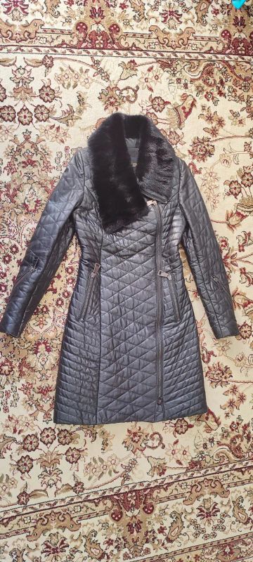 Лот: 20019258. Фото: 1. Кожаное стеганое пальто с норкой... Верхняя одежда