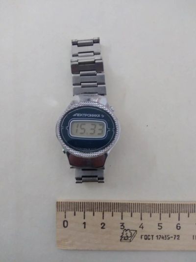 Лот: 11591754. Фото: 1. Часы электроника женские, ссср... Оригинальные наручные часы