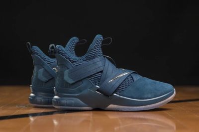 Лот: 12964443. Фото: 1. Кроссовки Nike Lebron Soldier... Кеды, кроссовки, слипоны