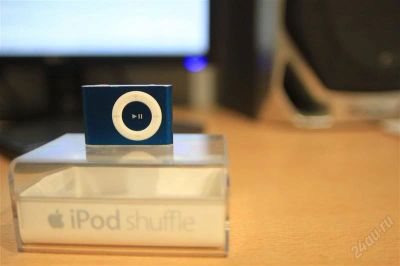 Лот: 1425935. Фото: 1. Плеер iPod shuffle 2gb синий-не... Плееры