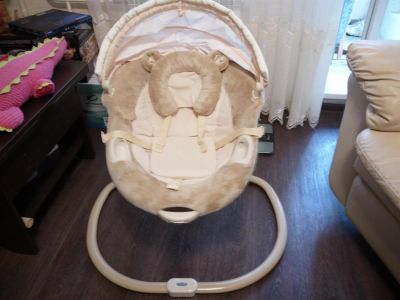 Лот: 3134207. Фото: 1. успокаивающий центр graco. Ходунки, прыгунки, качели