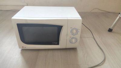 Лот: 16932000. Фото: 1. Микроволновая печь LG MS-192A. Микроволновки, мини-печи