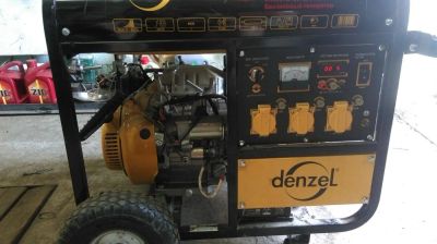 Лот: 9968811. Фото: 1. Бензиновый Генератор Denzel DB5000E. Бензо-, мотоинструмент