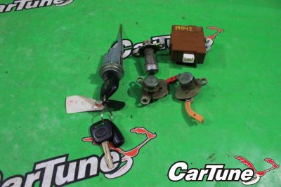 Лот: 10604992. Фото: 1. замки комплект toyota crown JZS171... Салон
