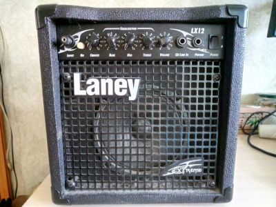 Лот: 9384575. Фото: 1. Гитарный комбо Laney LX12. Гитарные эффекты и комбоусилители