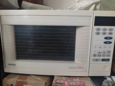 Лот: 25194307. Фото: 1. Микроволновая печь samsung grill. Микроволновки, мини-печи