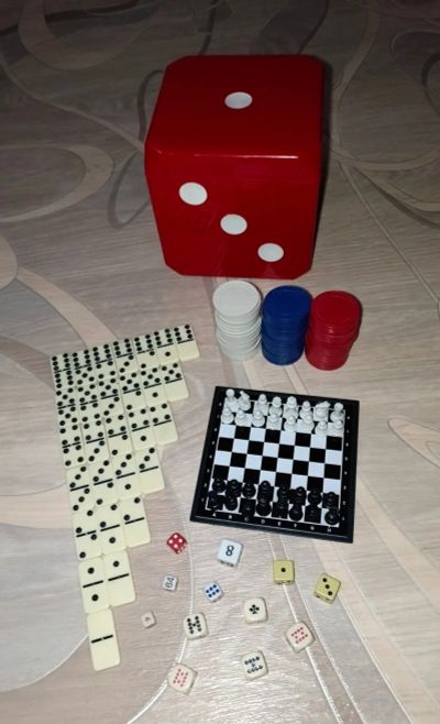 Лот: 25337537. Фото: 1. Кубик. Шахматы, шашки, нарды