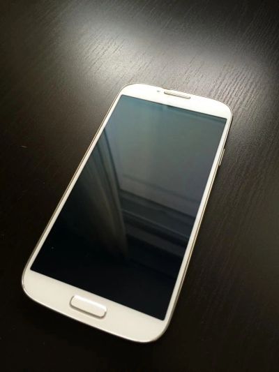 Лот: 4101772. Фото: 1. Samsung galaxy s4 (white) 16GB. Смартфоны