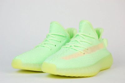 Лот: 16847363. Фото: 1. Кроссовки Adidas Yeezy 350 boost... Кеды, кроссовки, слипоны