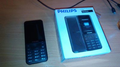 Лот: 7016911. Фото: 1. Долгоиграющий Philips Xenium E180. Кнопочные мобильные телефоны